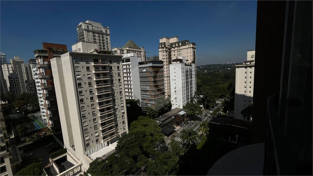 Apartamento à venda com 4 quartos, sendo 3 suítes, em Itaim Bibi, São Paulo, SP