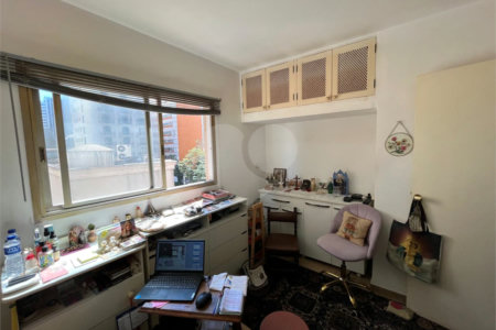 Apartamento à venda com 3 quartos, sendo 2 suítes,  em Jardim Paulista, São Paulo, SP