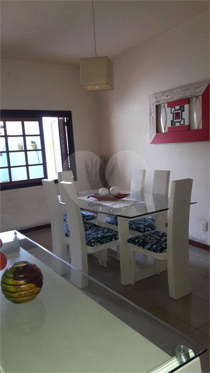 Casa à venda com 3 quartos, sendo 2 suítes, no condomínio Itatitara, Rio de Janeiro - RJ