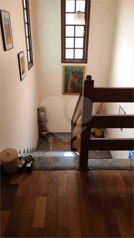 Casa à venda com 4 quartos, sendo 1 suíte, no condomínio Parque Suiça, Caieiras - SP