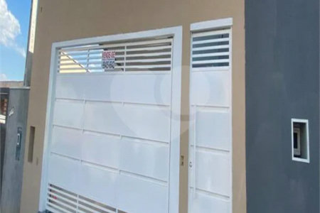Linda casa nova á venda Jardim dos Sabias, 2 dormitorios um suite, uma vaga. 129m² de construção.