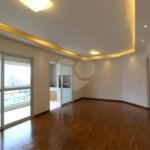 Apartamento à venda com 3 quartos, sendo 1 suíte,  em Vila Olímpia, São Paulo, SP