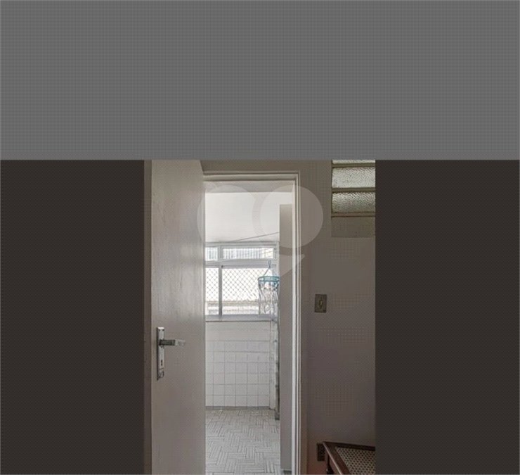 Apartamento à venda com 3 quartos, sendo 1 suíte,  em Aclimação, São Paulo, SP