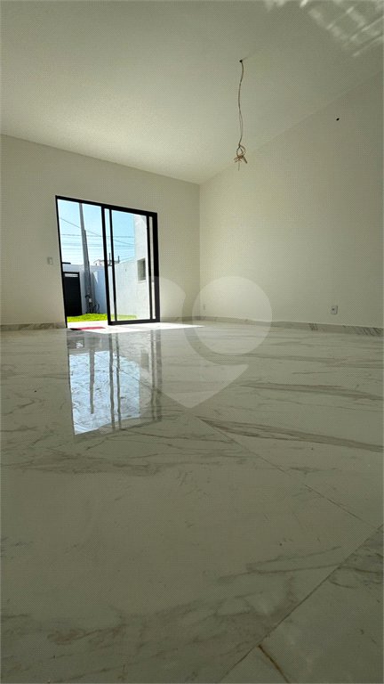 Casa à venda com 2 quartos, sendo 1 suíte, no condomínio Parque Guará, Rio de Janeiro - RJ
