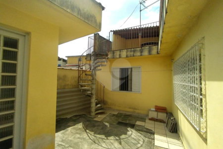 Casa à venda com 6 quartos, sendo 2 suítes, em Chora Menino, São Paulo, SP