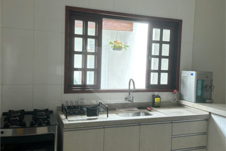 Casa à venda com 3 quartos, sendo 1 suíte,  no Centro, Mogi das Cruzes, SP
