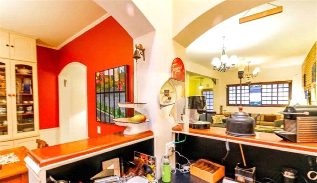 Sobrado à venda com 4 quartos, sendo 1 suíte, em Vila Cordeiro, São Paulo, SP
