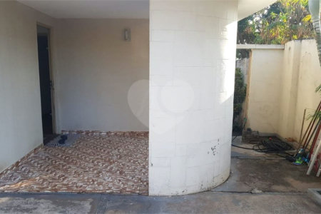 Casa térrea para venda em Araraquara/SP.