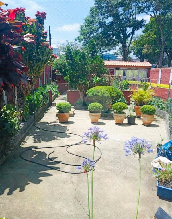 Sobrado à venda com 3 quartos, sendo 1 suíte, em Jardim Casa Branca, Suzano, SP