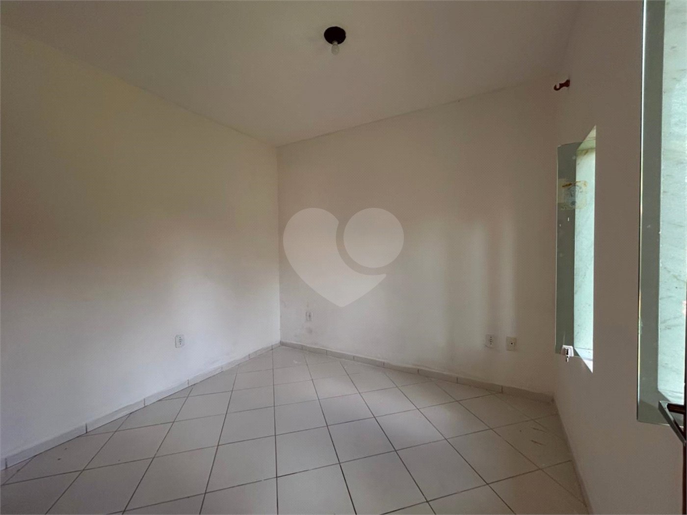 Casa à venda com 1 quarto, sendo 3 suítes,  em Outerio da Glória, Porto Seguro, BA