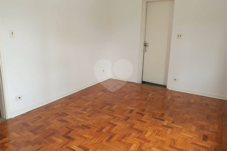 Casa à venda com 3 quartos, sendo 1 suíte, em Santo Amaro, São Paulo, SP