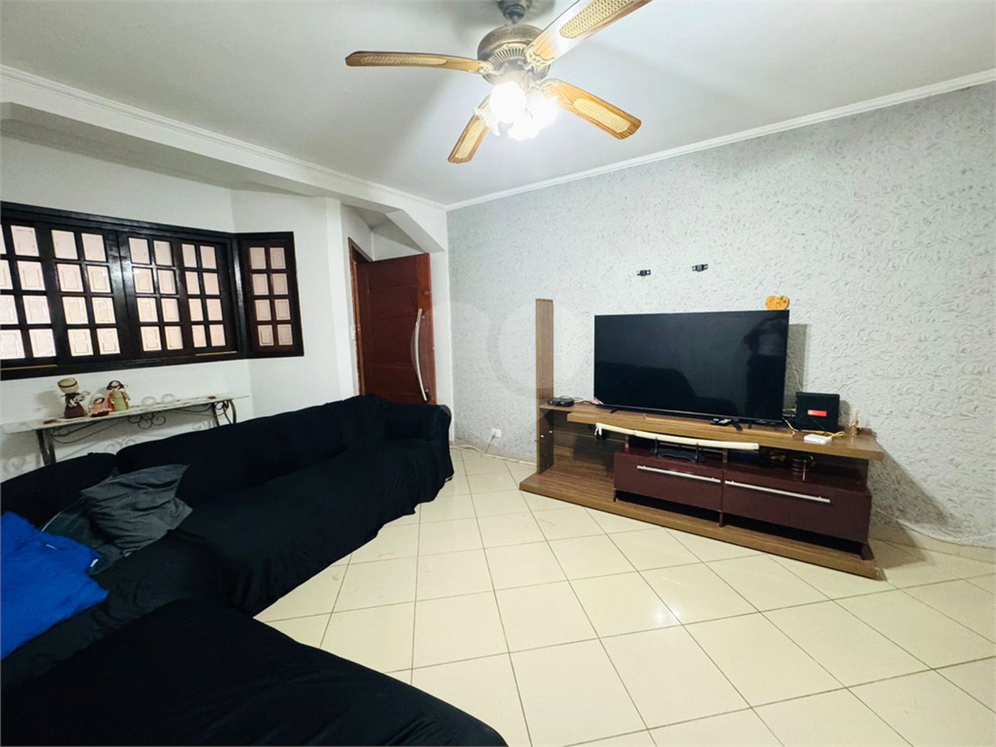 Casa à venda com 4 quartos, sendo 2 suítes, em Parque Santo Antônio, Guarulhos, SP