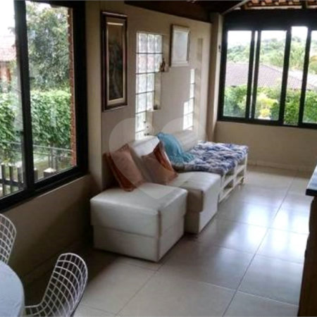 Casa à venda com 4 quartos, sendo 2 suítes, no condomínio Vinhas da Vista Alegre - Lado Sede, Vinhedo - SP