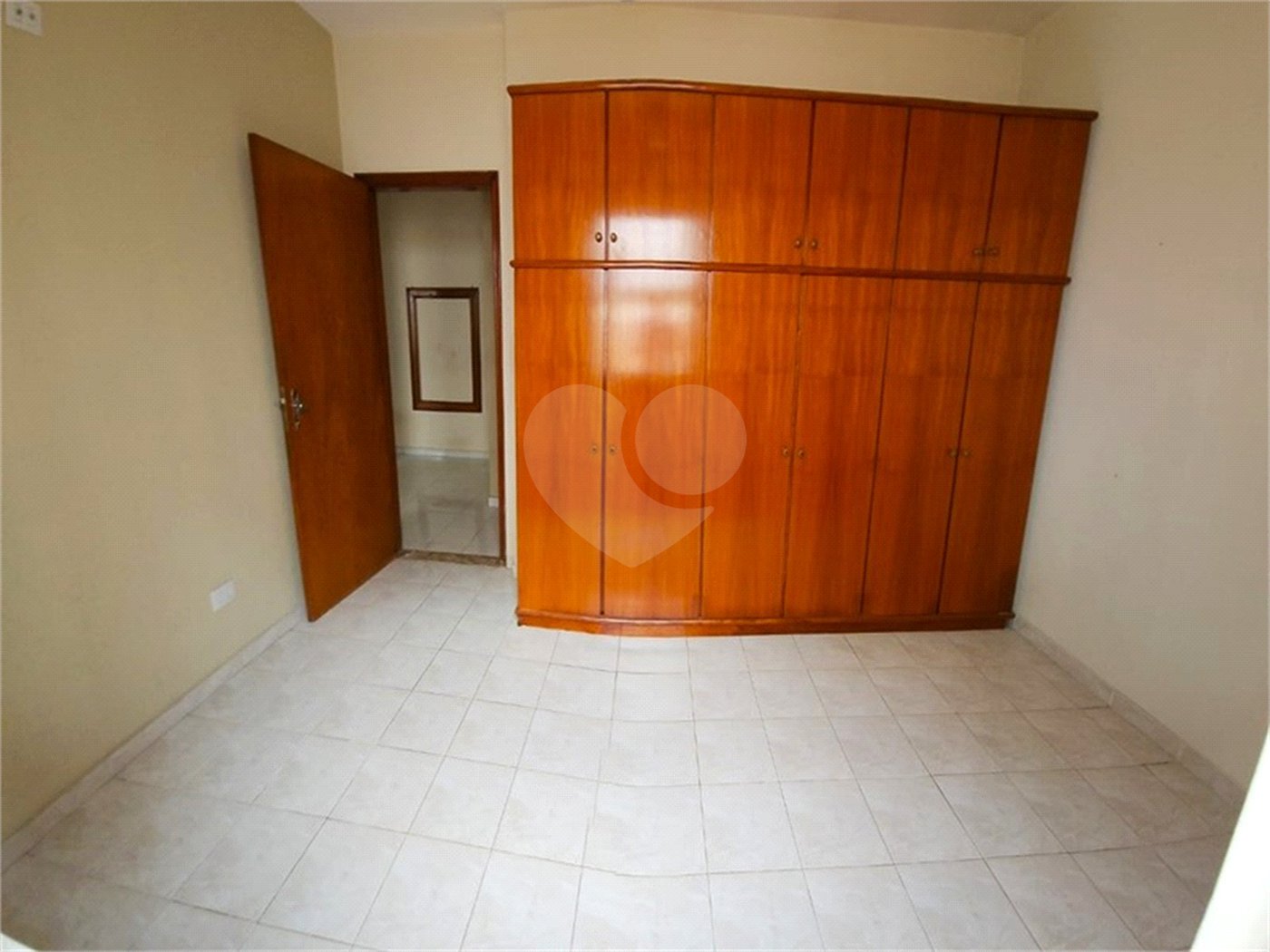 Casa à venda com 4 quartos, sendo 1 suíte, em Jaguara, São Paulo, SP