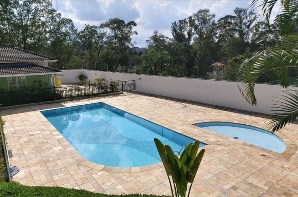 Casa à venda com 3 quartos, sendo 1 suíte, no condomínio Liberty Village, São Paulo - SP