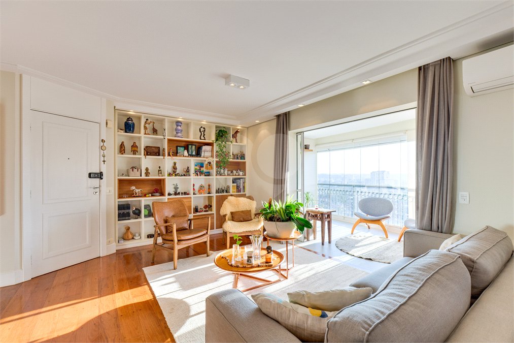 Apartamento à venda com 3 quartos, sendo 2 suítes,  em Jardim Marajoara, São Paulo, SP