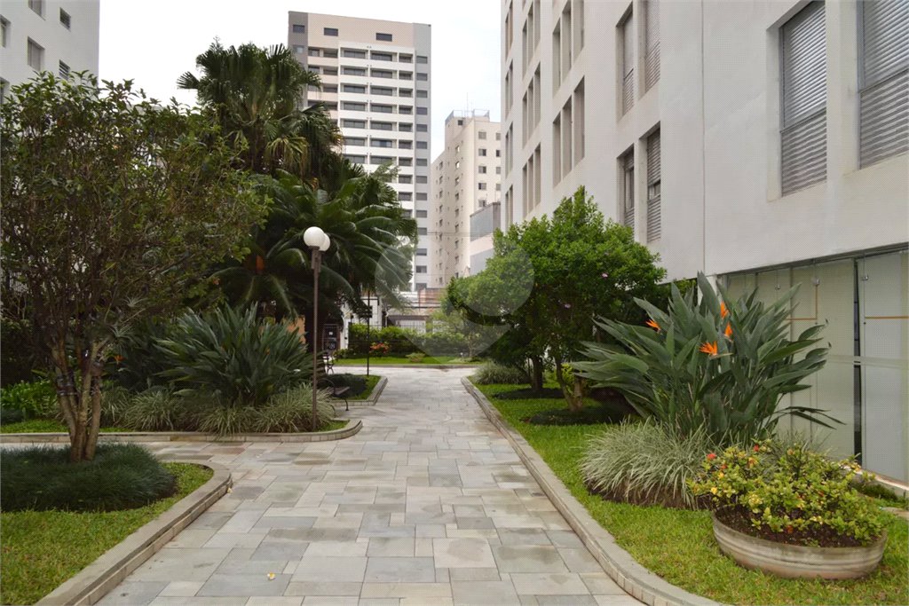 Apartamento à venda com 3 quartos, sendo 1 suíte,  em Vila Mariana, São Paulo, SP