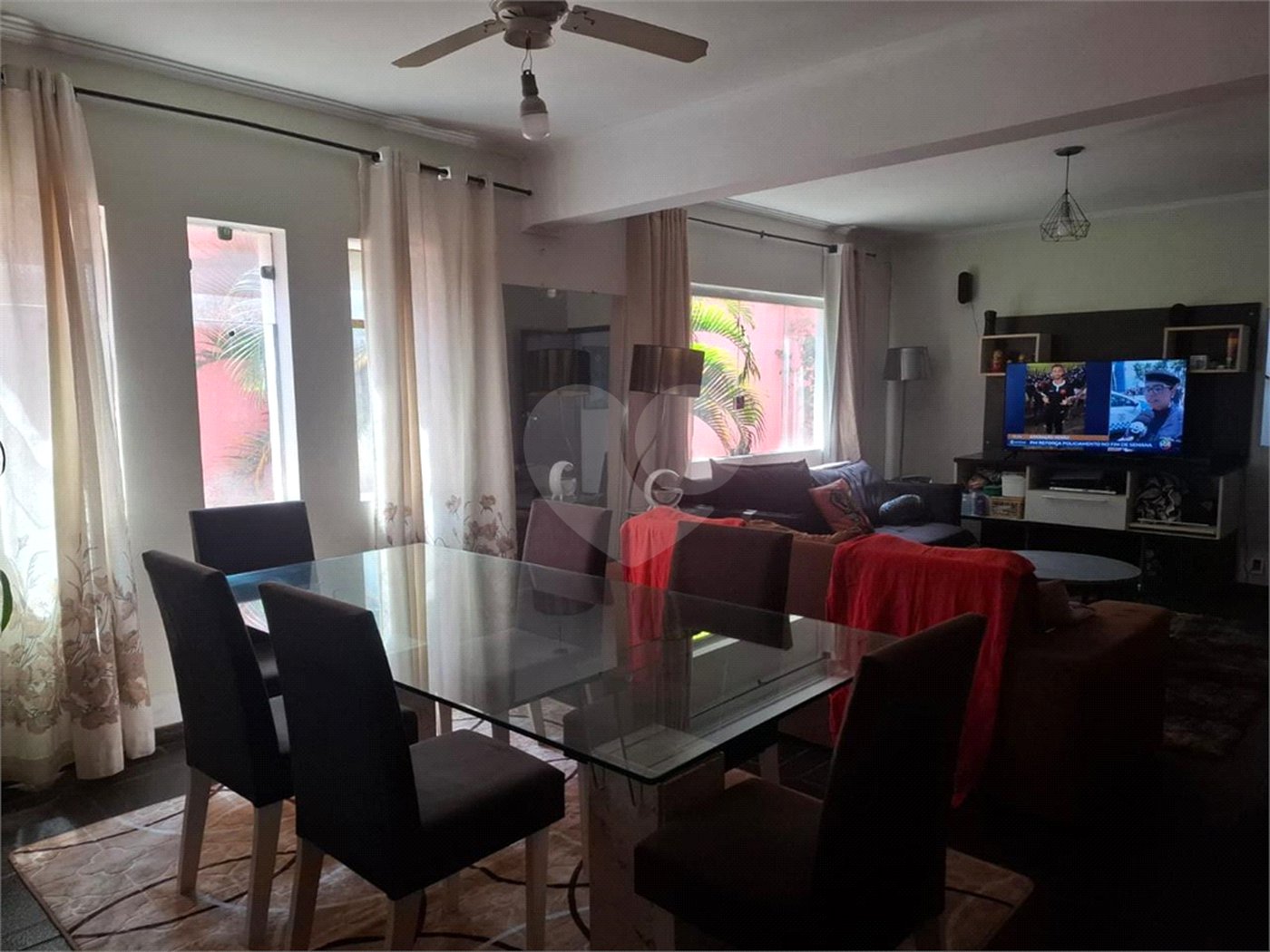 Sobrado à venda com 4 quartos, sendo 2 suítes,  em Campestre, Santo André, SP