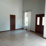 Casa charmosa e elegante localizada no deslumbrante Condomínio Villagio Capriccio Louveira SP