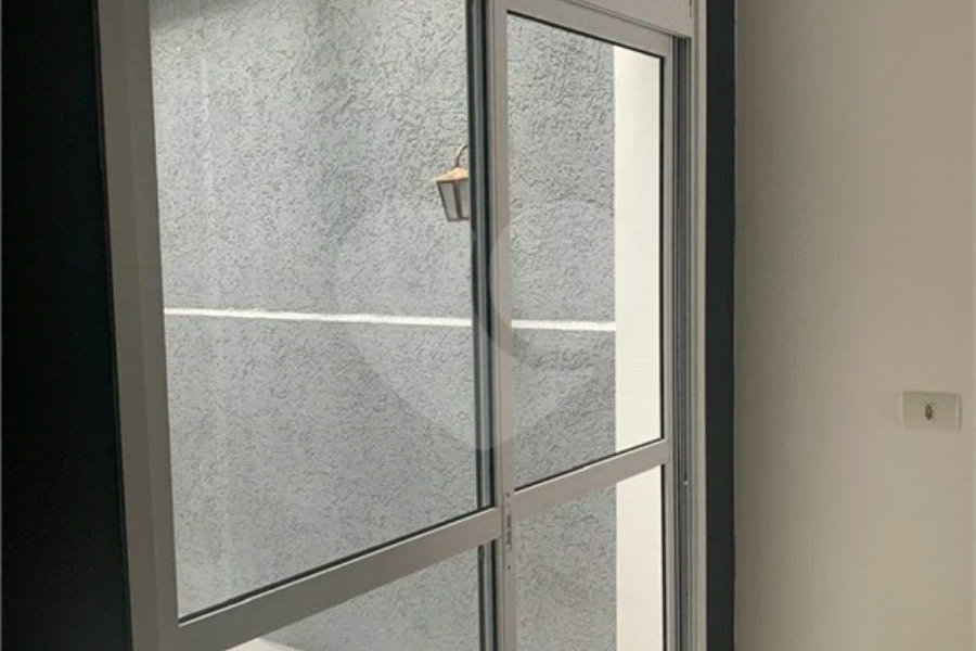 Sobrado à venda com 2 suítes em Horto, São Paulo, SP