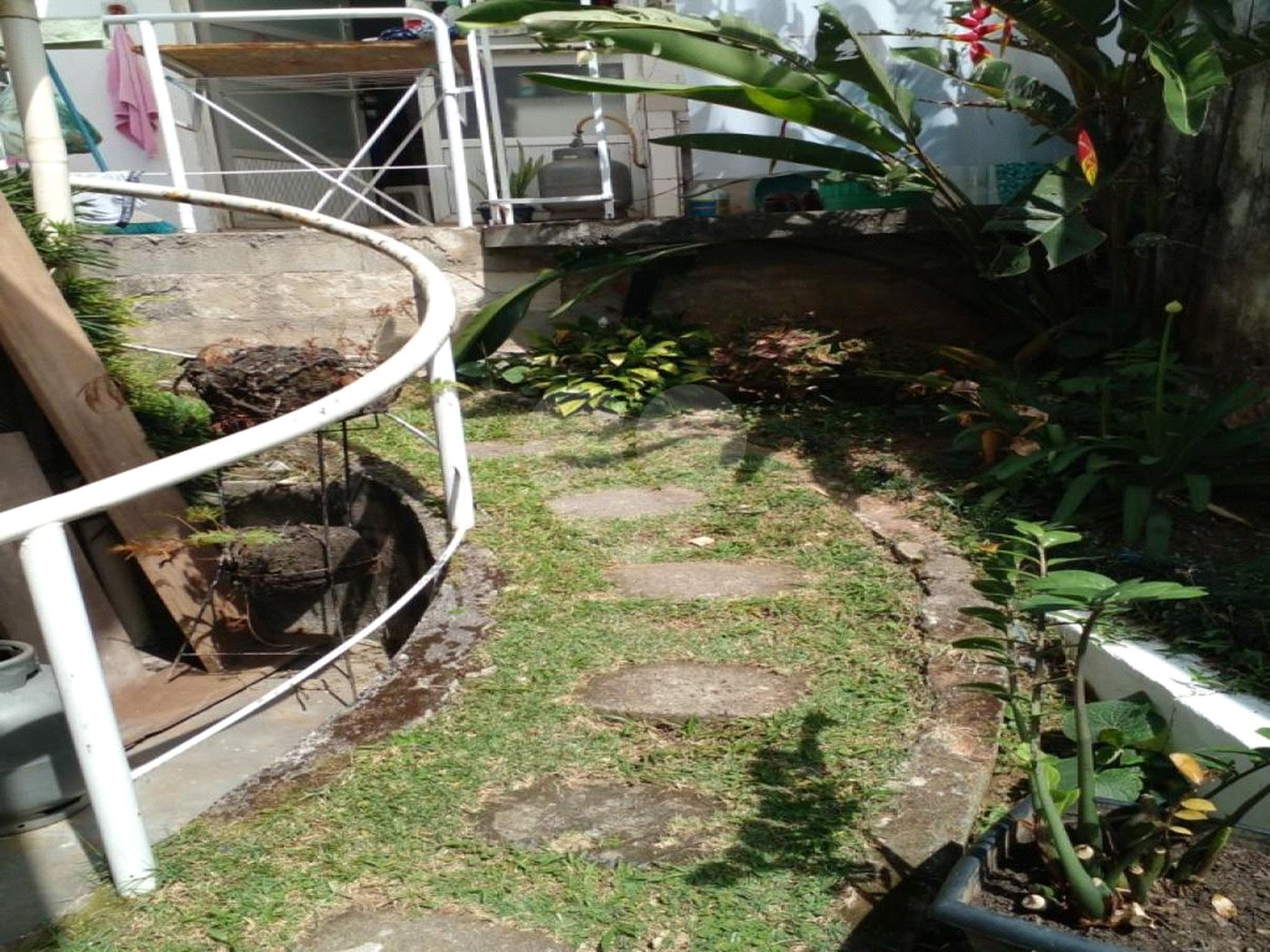 Casa à venda com 6 quartos em Jardim Peri Peri, São Paulo, SP
