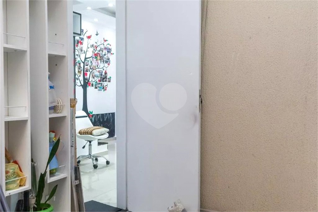 Casa à venda com 3 quartos, sendo 1 suíte,  no condomínio Rafaela I, São Paulo - SP