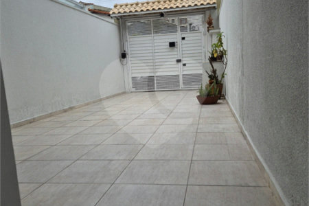Sobrado à venda com 3 quartos, sendo 1 suíte,  em Vila Pedra Branca, São Paulo, SP