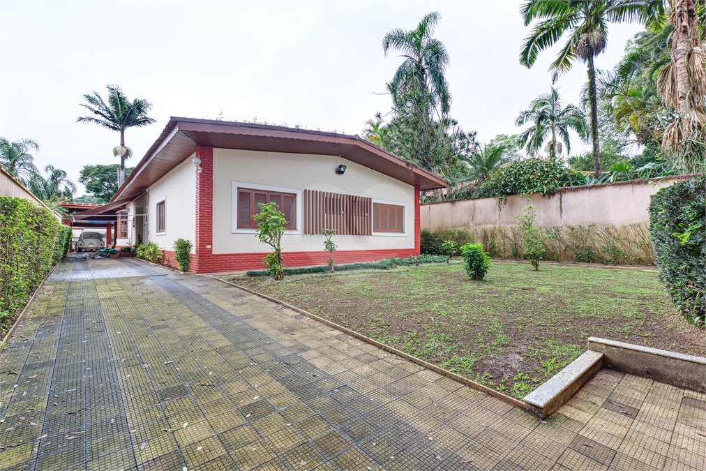 Casa à venda com 3 quartos, sendo 2 suítes, em Alto da Boa Vista, São Paulo, SP