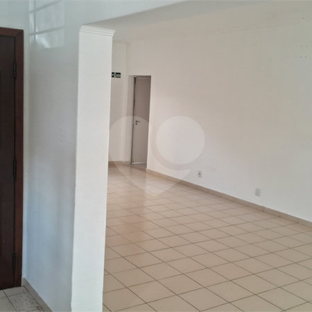 Casa para alugar com 9 quartos, sendo 3 suítes, em Jardim Panorama, Sorocaba, SP