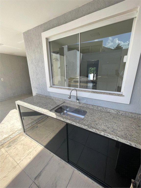 Casa à venda com 3 quartos, sendo 1 suíte, no condomínio Residencial Green Ville, Rio de Janeiro - RJ