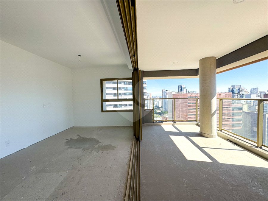 Apartamento à venda com 4 quartos, sendo 3 suítes,  em Vila Mariana, São Paulo, SP