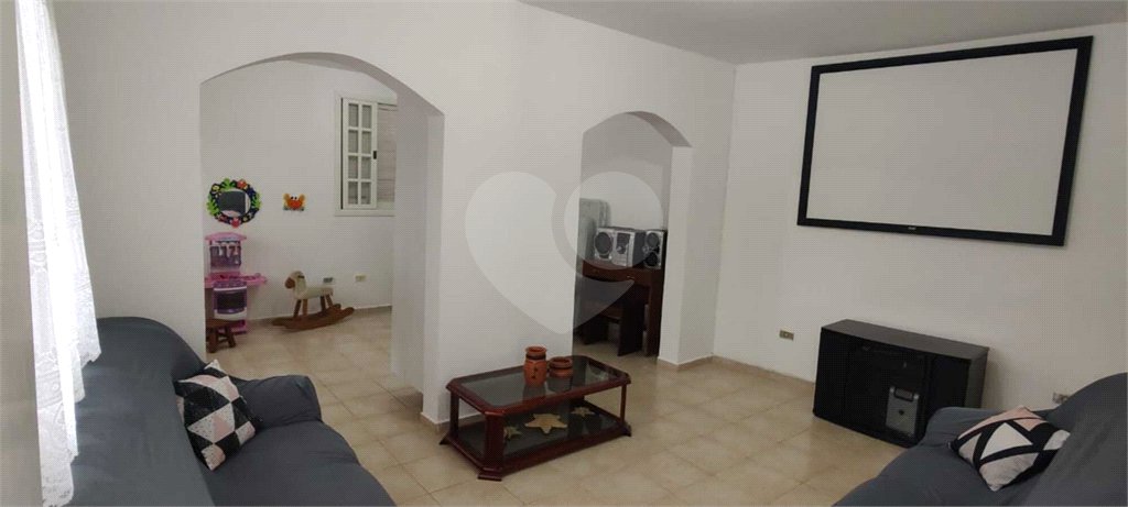 Chácara à venda com 5 quartos, sendo 2 suítes, no Centro, Piracaia, SP