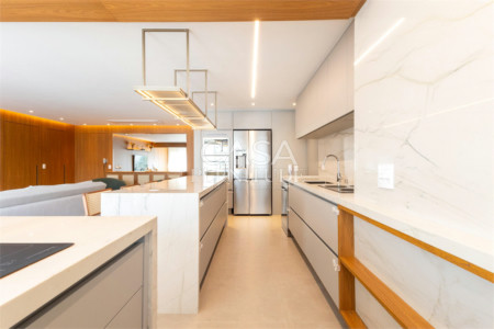 Apartamento à venda com 3 suítes em Moema, São Paulo, SP