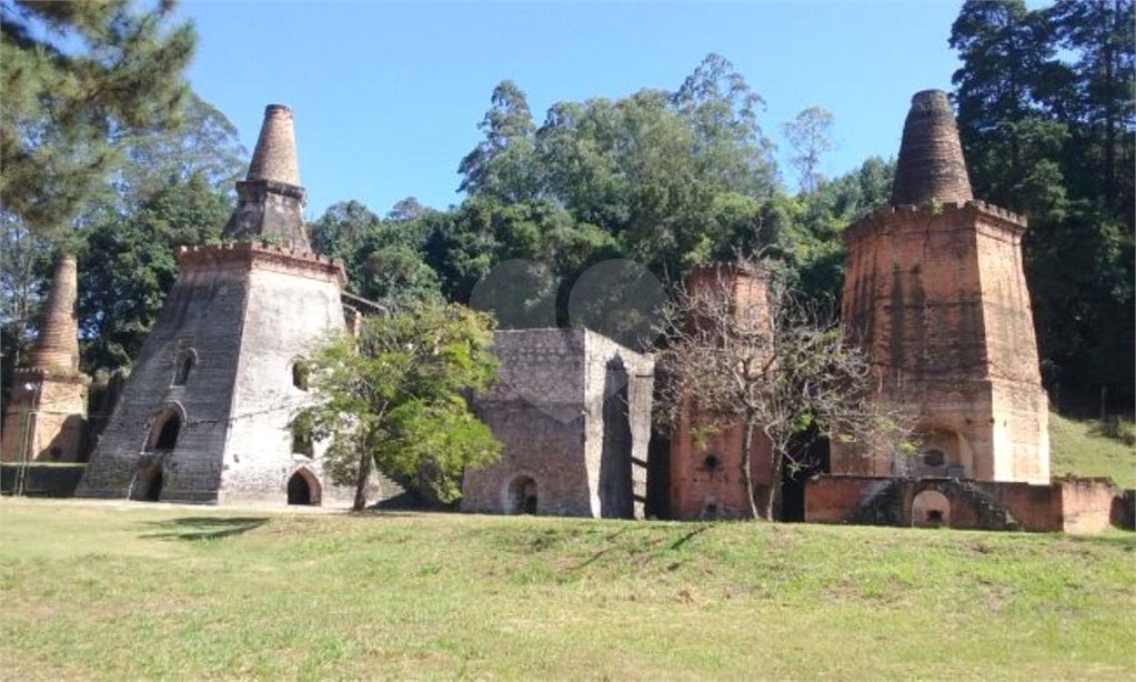 Casa à venda com 2 quartos, sendo 1 suíte, em Região Central, Caieiras, SP