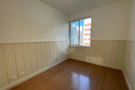Apartamento à venda com 3 quartos, sendo 1 suíte, em Cerqueira César, São Paulo, SP