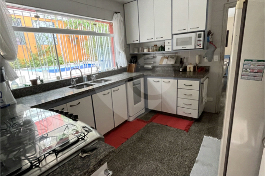 Sobrado à venda com 5 quartos, sendo 4 suítes, em Tremembé, São Paulo, SP