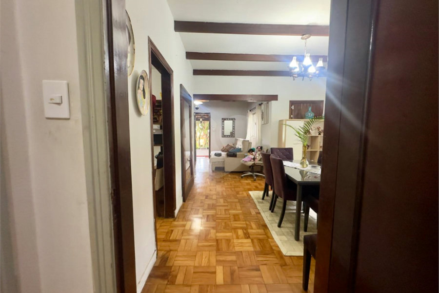 Casa à venda com 3 quartos em Horto, São Paulo, SP