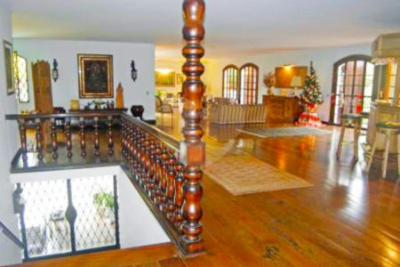 Casa à venda com 5 quartos, sendo 4 suítes, em Alto da Boa Vista, São Paulo, SP