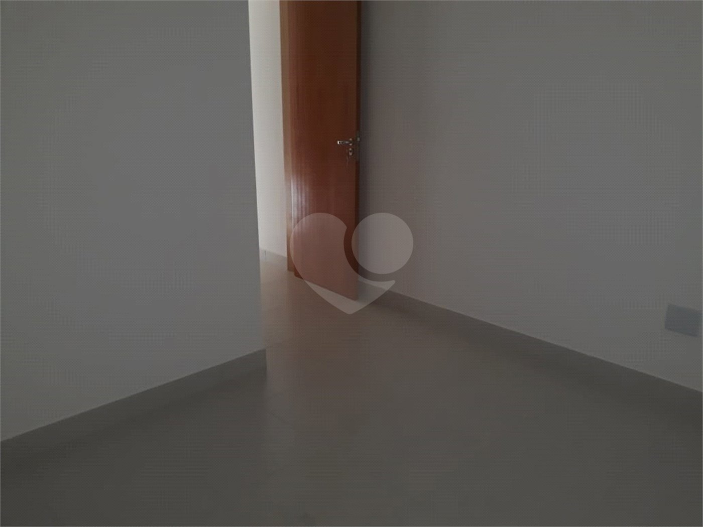 Casa à venda ou para alugar com 3 quartos, sendo 1 suíte, no condomínio martinha, São Paulo - SP