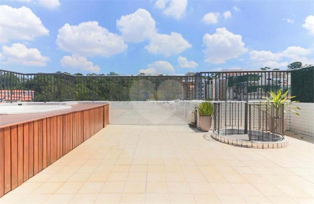 Apartamento à venda com 3 quartos, sendo 1 suíte,  em Cidade São Francisco, São Paulo, SP