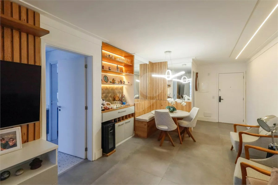 Apartamento à venda com 3 quartos, sendo 1 suíte,  em Vila Gustavo, São Paulo, SP