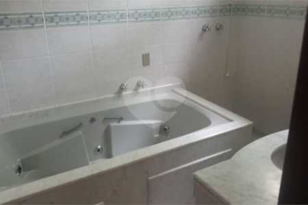Sobrado à venda ou para alugar com 4 quartos, sendo 2 suítes, em Vila Congonhas, São Paulo, SP