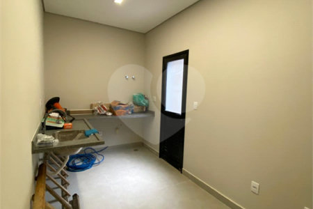Casa à venda com 3 suítes no condomínio Parque das Camélias, Jundiaí - SP
