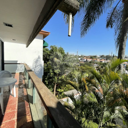 Casa à venda com 4 quartos, sendo 1 suíte,  em Pacaembu, São Paulo, SP