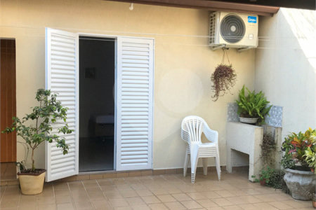 Casa à venda com 4 quartos, sendo 1 suíte,  em Vila Olímpia, São Paulo, SP