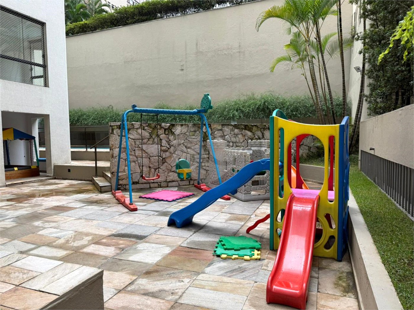 Apartamento à venda com 3 quartos, sendo 1 suíte, em Jardim Paulista, São Paulo, SP
