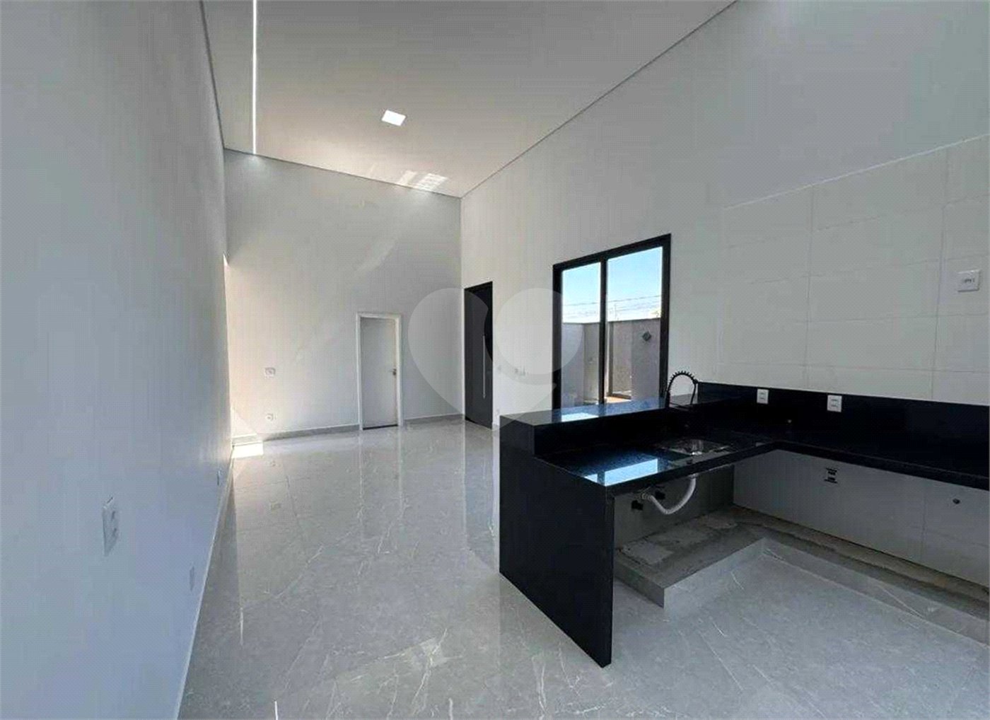 Casa à venda com 3 quartos, sendo 1 suíte,  no condomínio Terras de São Francisco, Sorocaba - SP