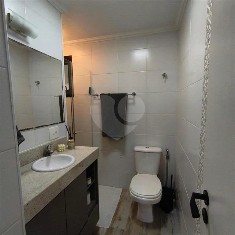 Apartamento de 60m2 na Saúde com 2 dorms, 1 suíte, 2 banheiros, 2 vagas. Estuda permuta.
