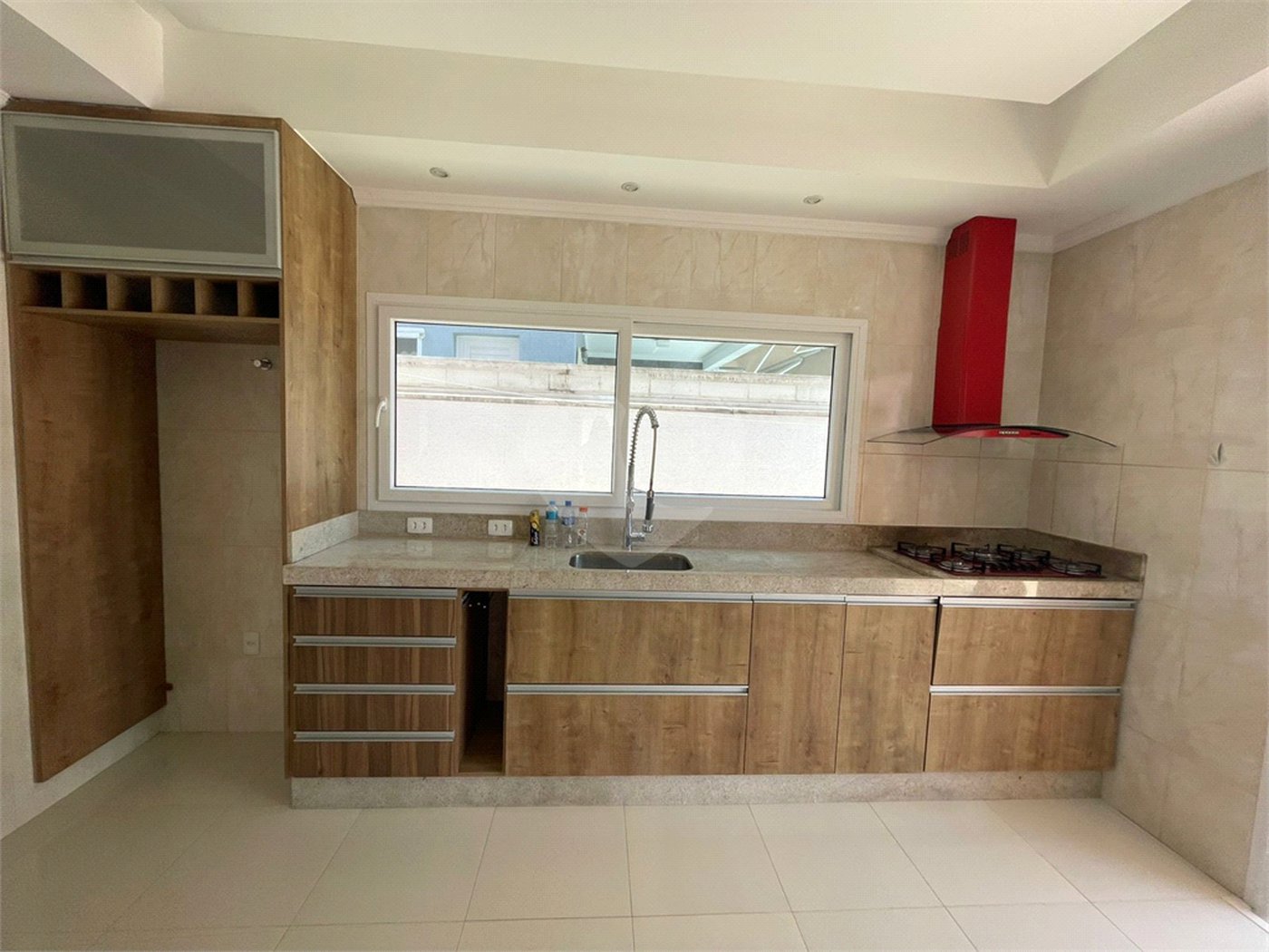 Casa à venda ou para alugar com 3 quartos, sendo 1 suíte, no condomínio Villagio Bella Citta, Mogi das Cruzes - SP