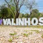 Casa à venda com 3 quartos, sendo 2 suítes,  no condomínio Terras do Oriente, Valinhos - SP
